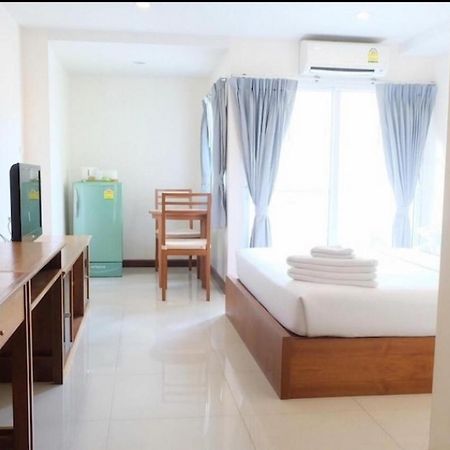 פאטאיה Oyo 1097 Thep Apartment מראה חיצוני תמונה