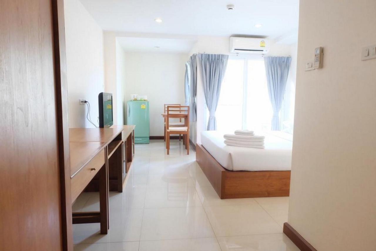 פאטאיה Oyo 1097 Thep Apartment מראה חיצוני תמונה
